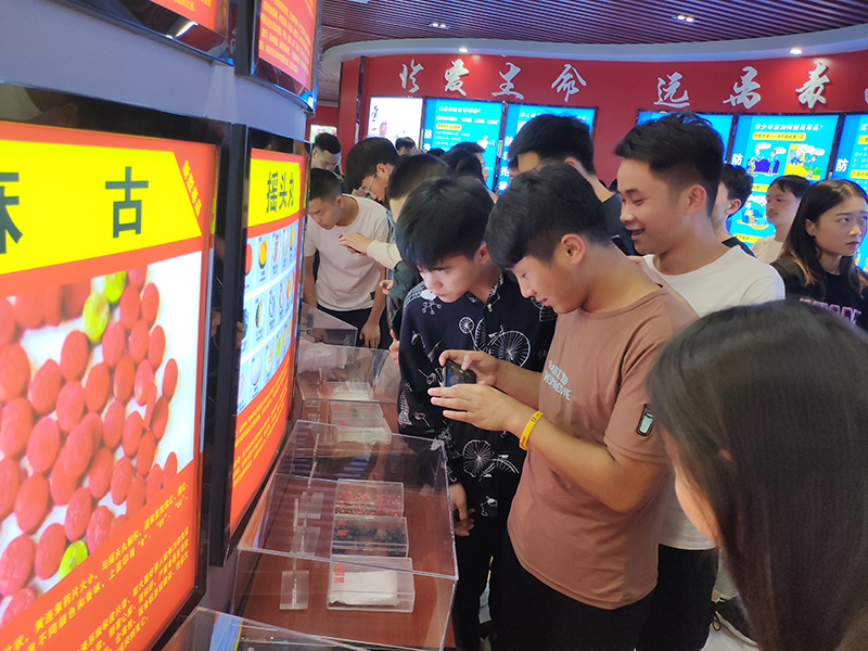 中国十大娱乐赌博城网址组织师生代表参观德江县禁毒教育基地(图3)