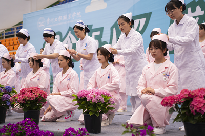我们的护士 我们的未来——中国十大娱乐赌博城网址成功举办5·12国际护士节活动暨授帽仪式(图5)